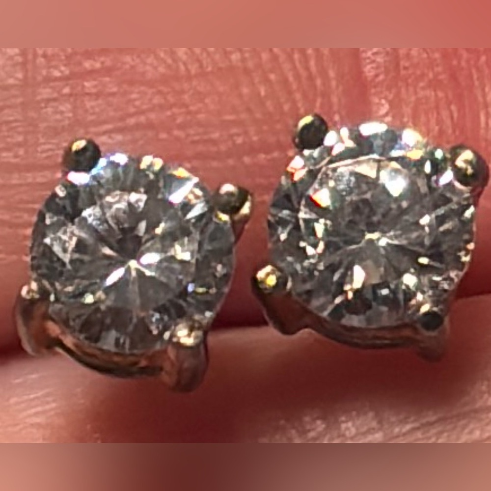 925 Sterling Silver Cubic Zirconia Stud Earrings | Classic Round Sparkle